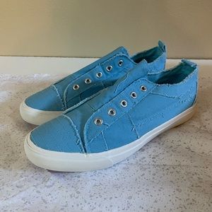 Conky’s blue slip on sneakers, size 10w